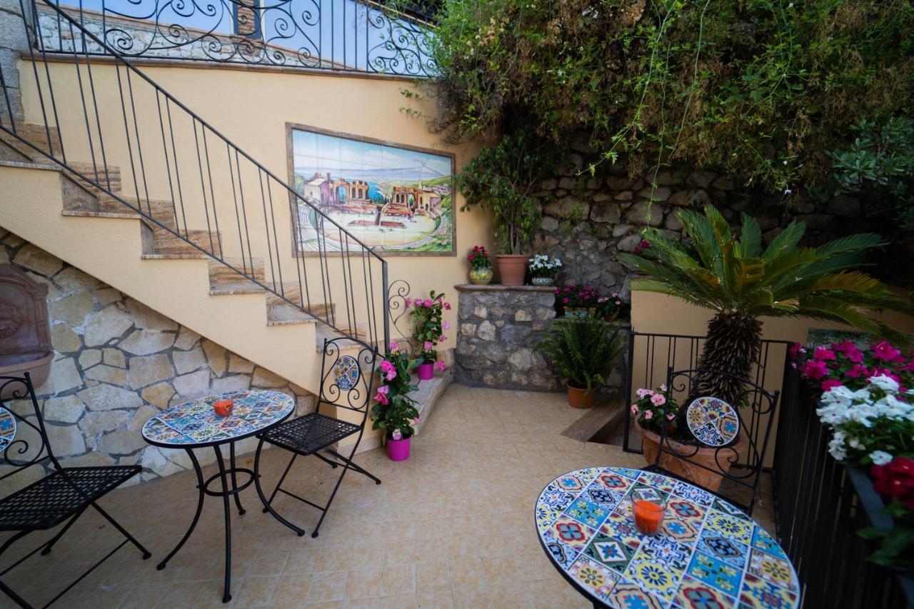 Tyche Apartaments & Rooms Taormina Exterior foto