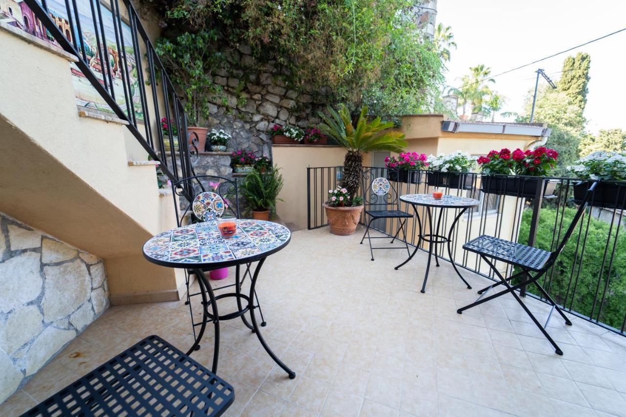 Tyche Apartaments & Rooms Taormina Exterior foto
